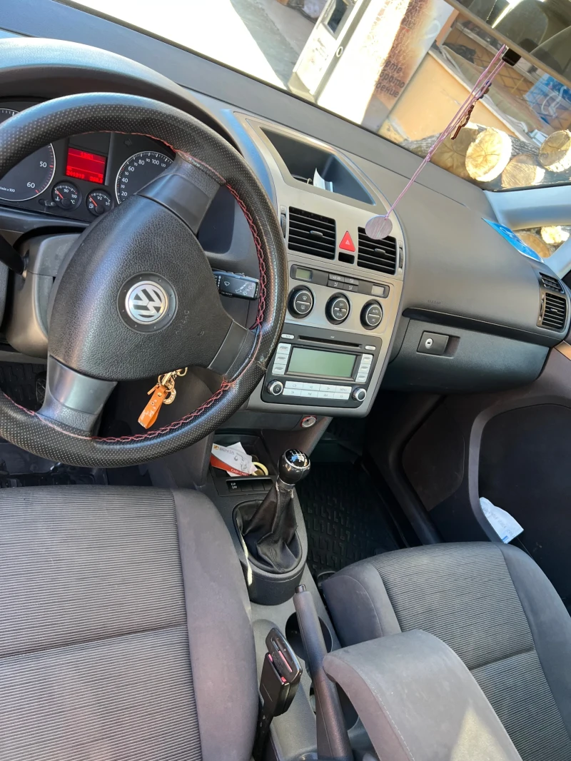 VW Touran, снимка 6 - Автомобили и джипове - 48614232