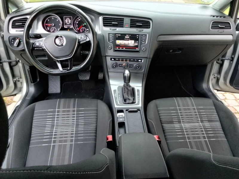 VW Golf 1.6TDI Атоматик 100хил км, снимка 12 - Автомобили и джипове - 53569910