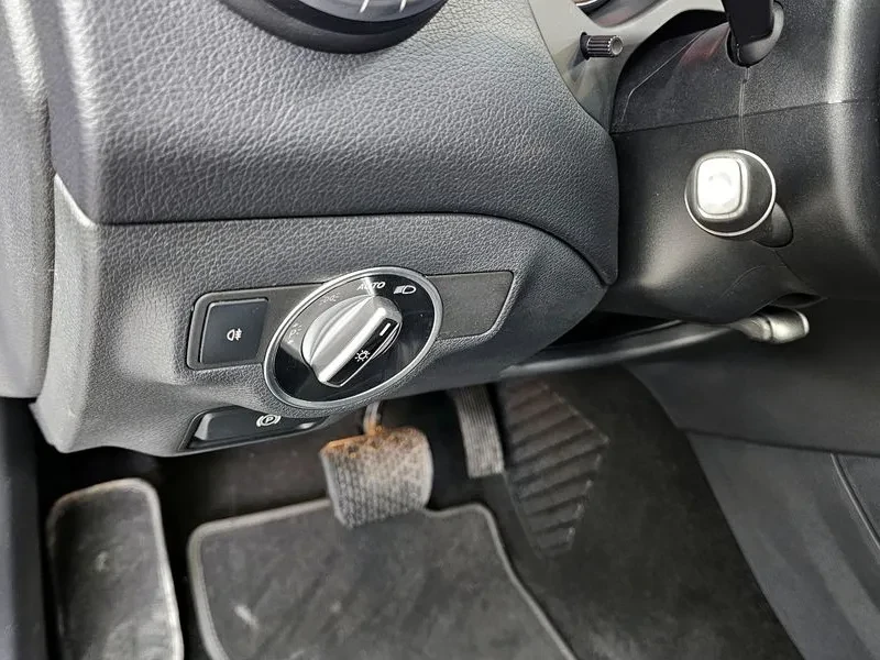 Mercedes-Benz CLA 2.5, снимка 16 - Автомобили и джипове - 54288359