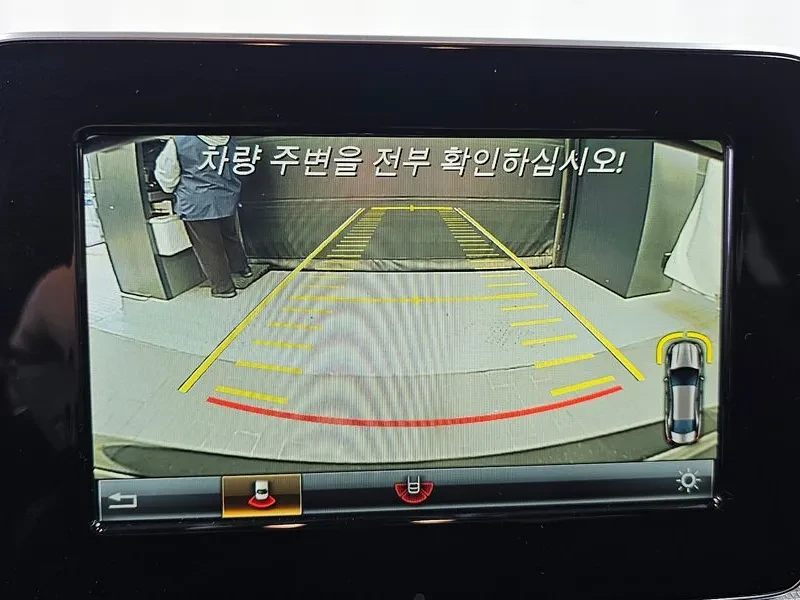 Mercedes-Benz CLA 2.5, снимка 15 - Автомобили и джипове - 54288359