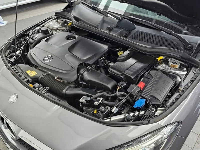 Mercedes-Benz CLA 2.5, снимка 6 - Автомобили и джипове - 54288359