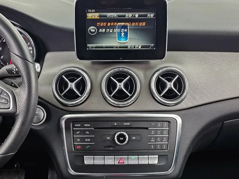 Mercedes-Benz CLA 2.5, снимка 14 - Автомобили и джипове - 54288359