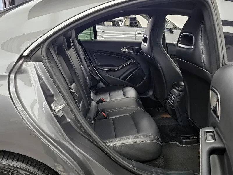 Mercedes-Benz CLA 2.5, снимка 12 - Автомобили и джипове - 54288359