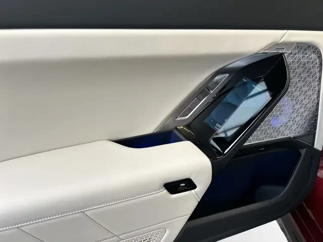 BMW i7 M70 xDrive = Shadow Line = Гаранция, снимка 11 - Автомобили и джипове - 54957366