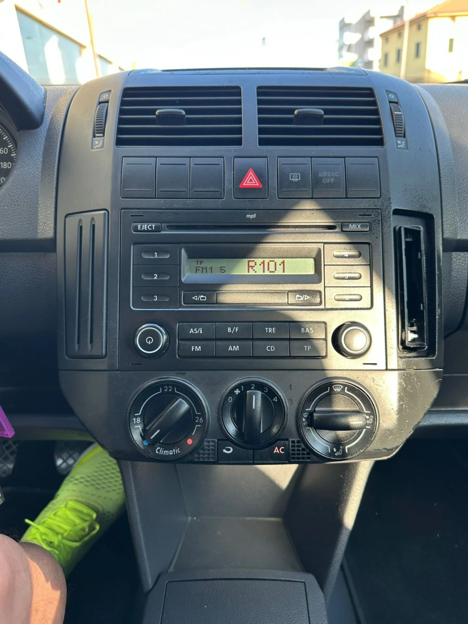 VW Polo 1.2 Бензин - изображение 9