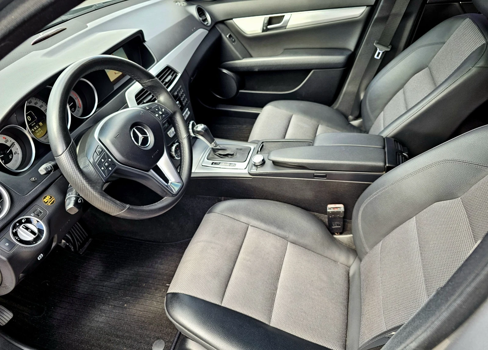 Mercedes-Benz C 220  - изображение 8