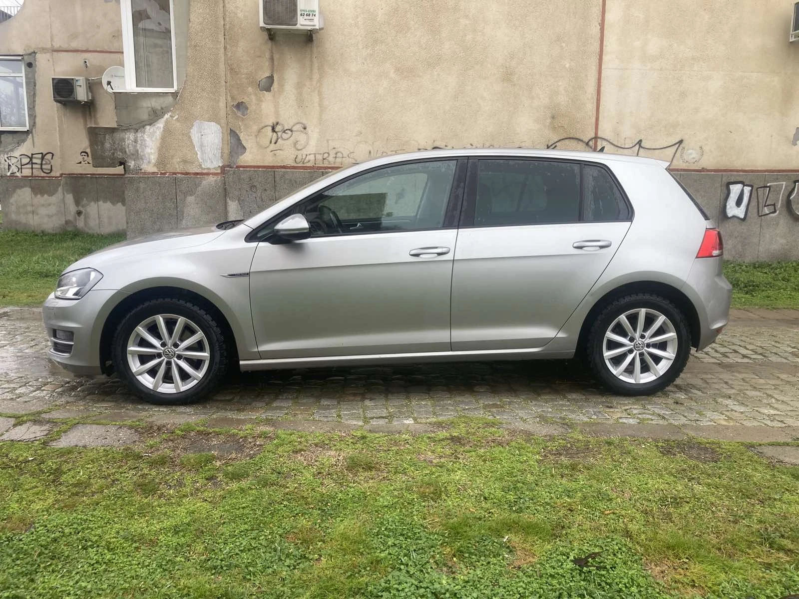 VW Golf 1.6TDI Атоматик 100хил км - изображение 5