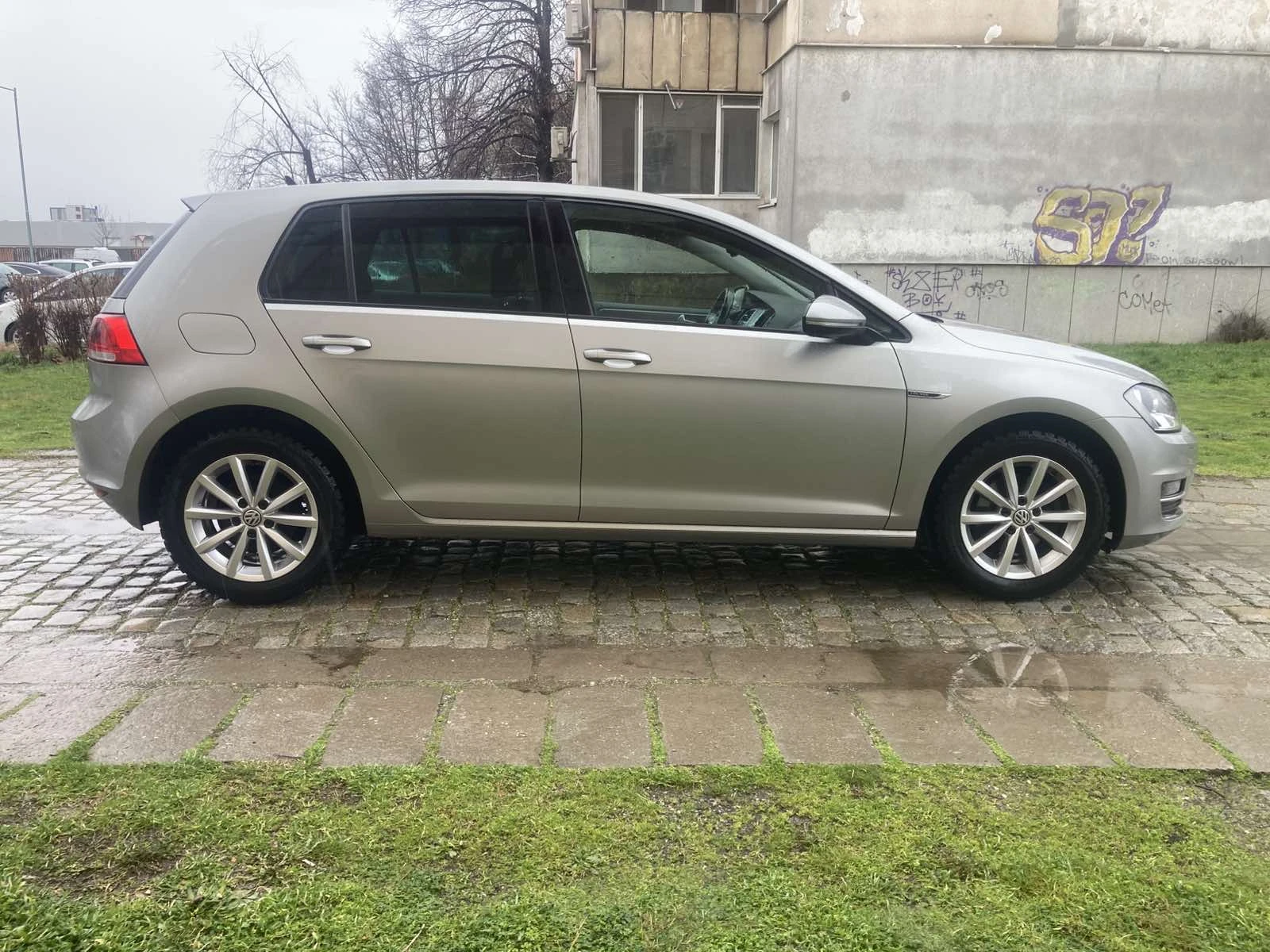 VW Golf 1.6TDI Атоматик 100хил км - изображение 8