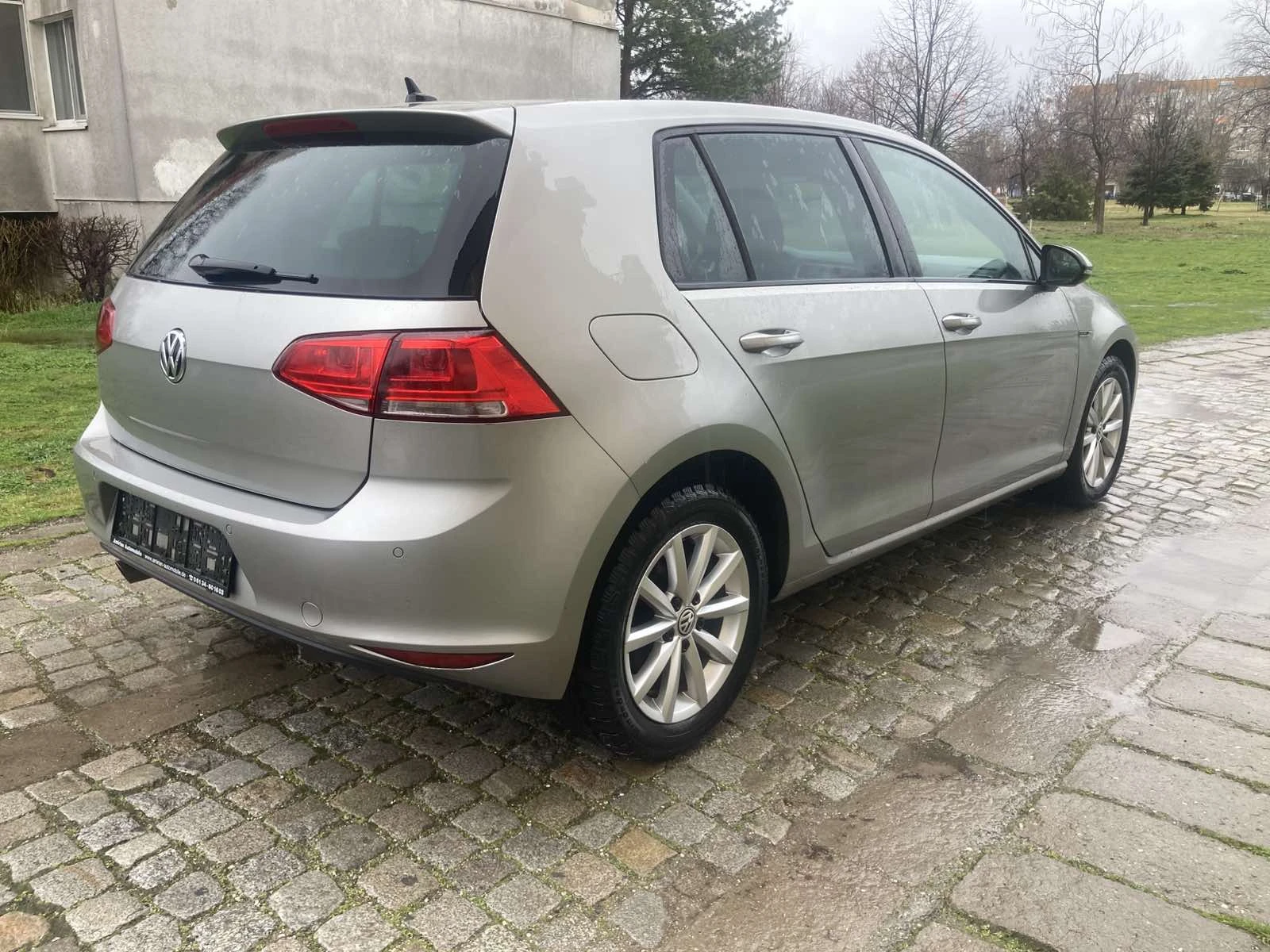 VW Golf 1.6TDI Атоматик 100хил км - изображение 6