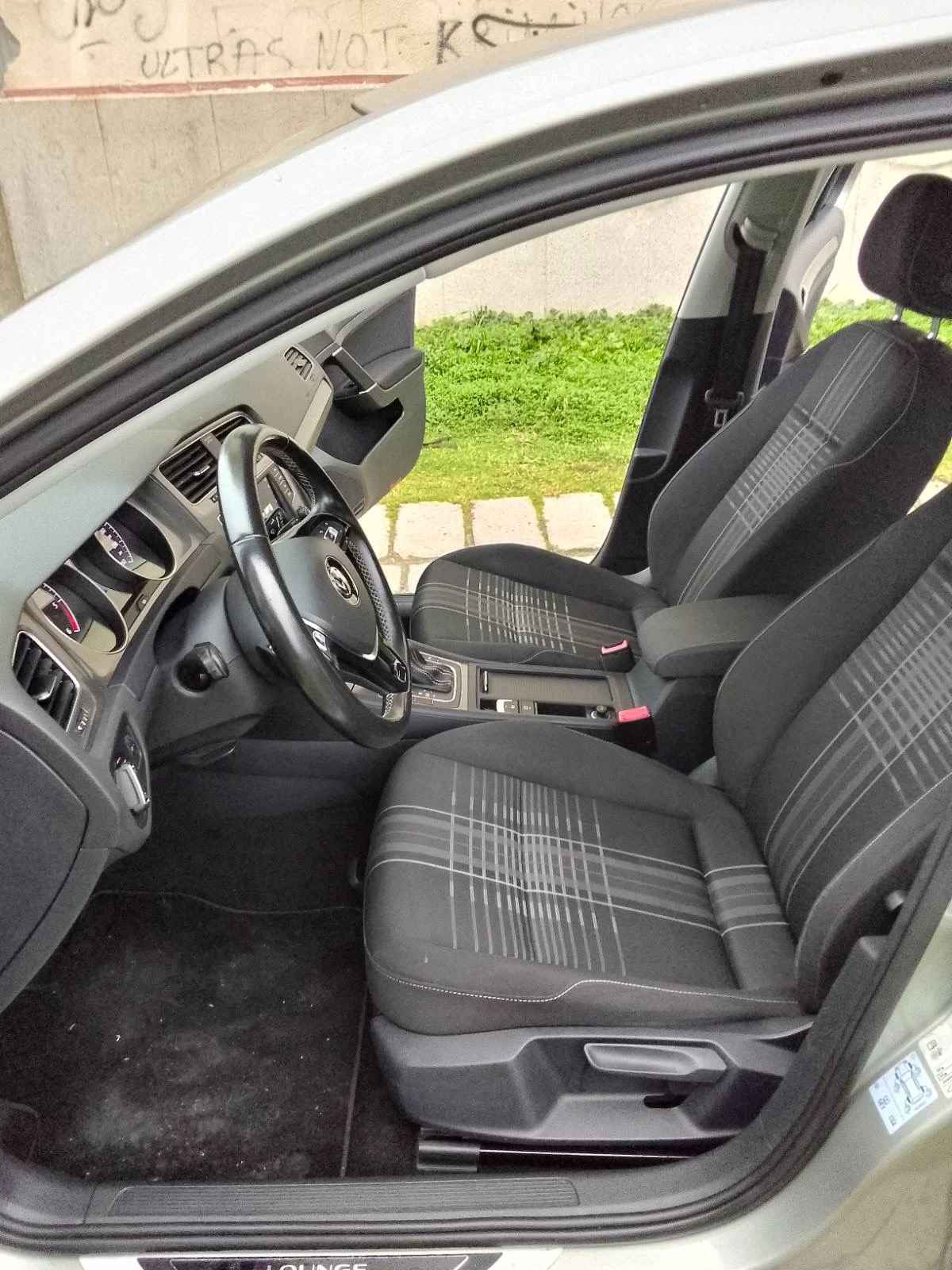 VW Golf 1.6TDI Атоматик 100хил км - изображение 10