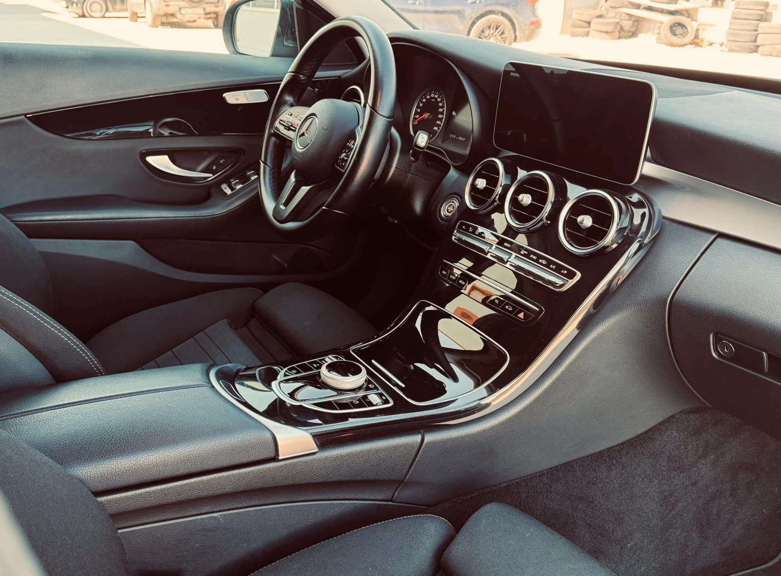 Mercedes-Benz C 220 d 194HP/9G/LED/NAVI/DSTR/CAMERA/KEYLESS, снимка 15 - Автомобили и джипове - 53800204