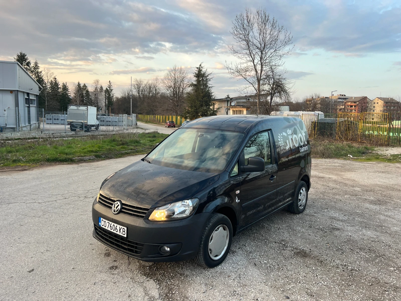 VW Caddy ДОКАЗУЕМИ КИЛОМЕТРИ , снимка 2 - Автомобили и джипове - 53978432