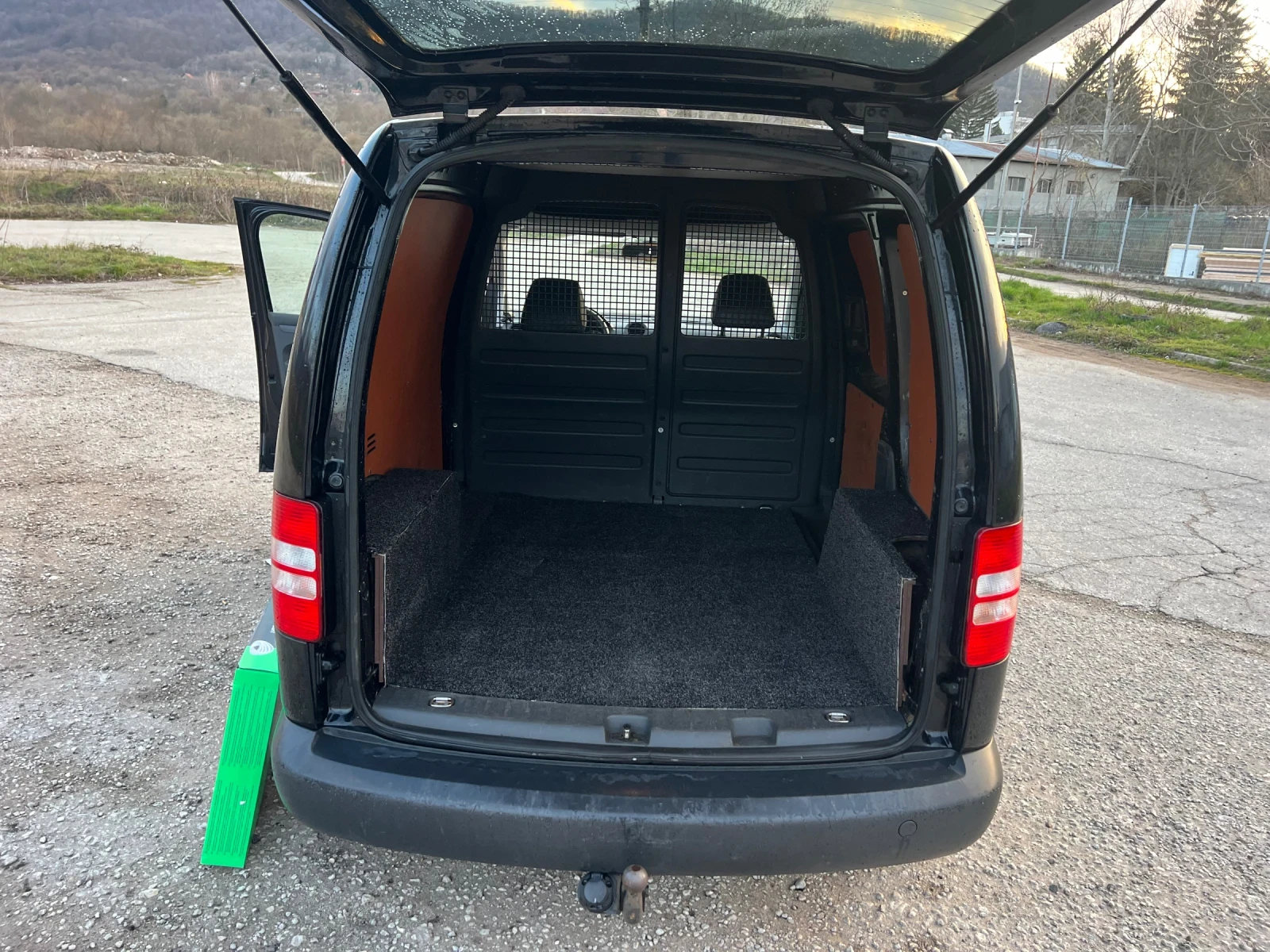 VW Caddy ДОКАЗУЕМИ КИЛОМЕТРИ , снимка 7 - Автомобили и джипове - 53978432