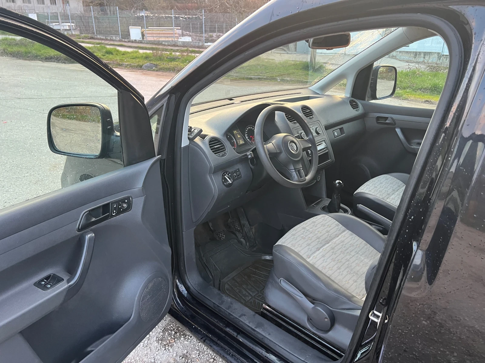 VW Caddy ДОКАЗУЕМИ КИЛОМЕТРИ , снимка 5 - Автомобили и джипове - 53978432