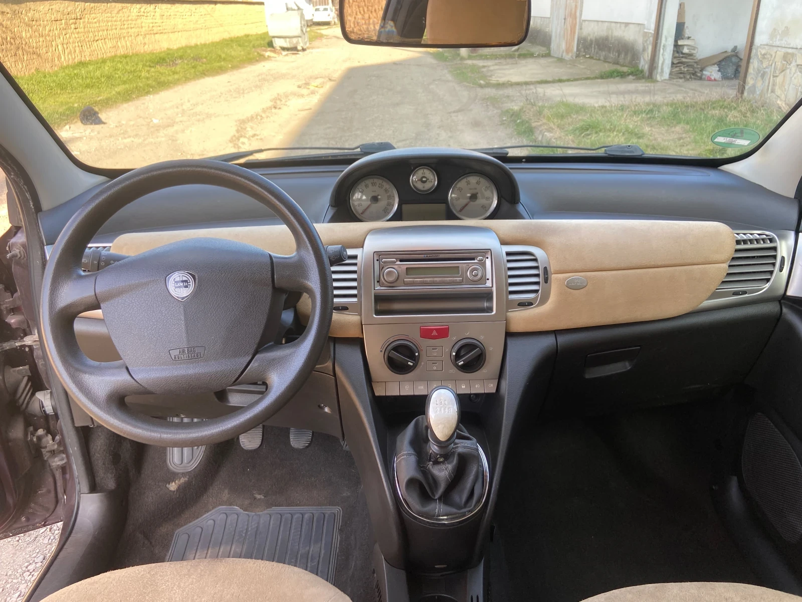 Lancia Ypsilon, снимка 14 - Автомобили и джипове - 54033576