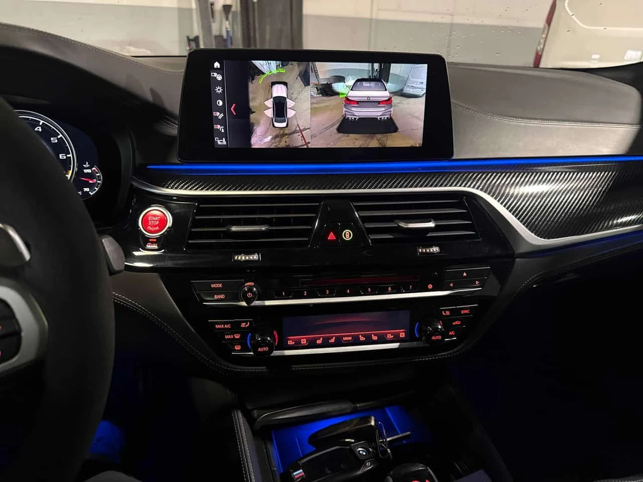 BMW M5 | DISTRONIC| HUD| HAR/KAR| 360| ОБДУХВАНЕ| 2 КЛЮЧА, снимка 9 - Автомобили и джипове - 54446204