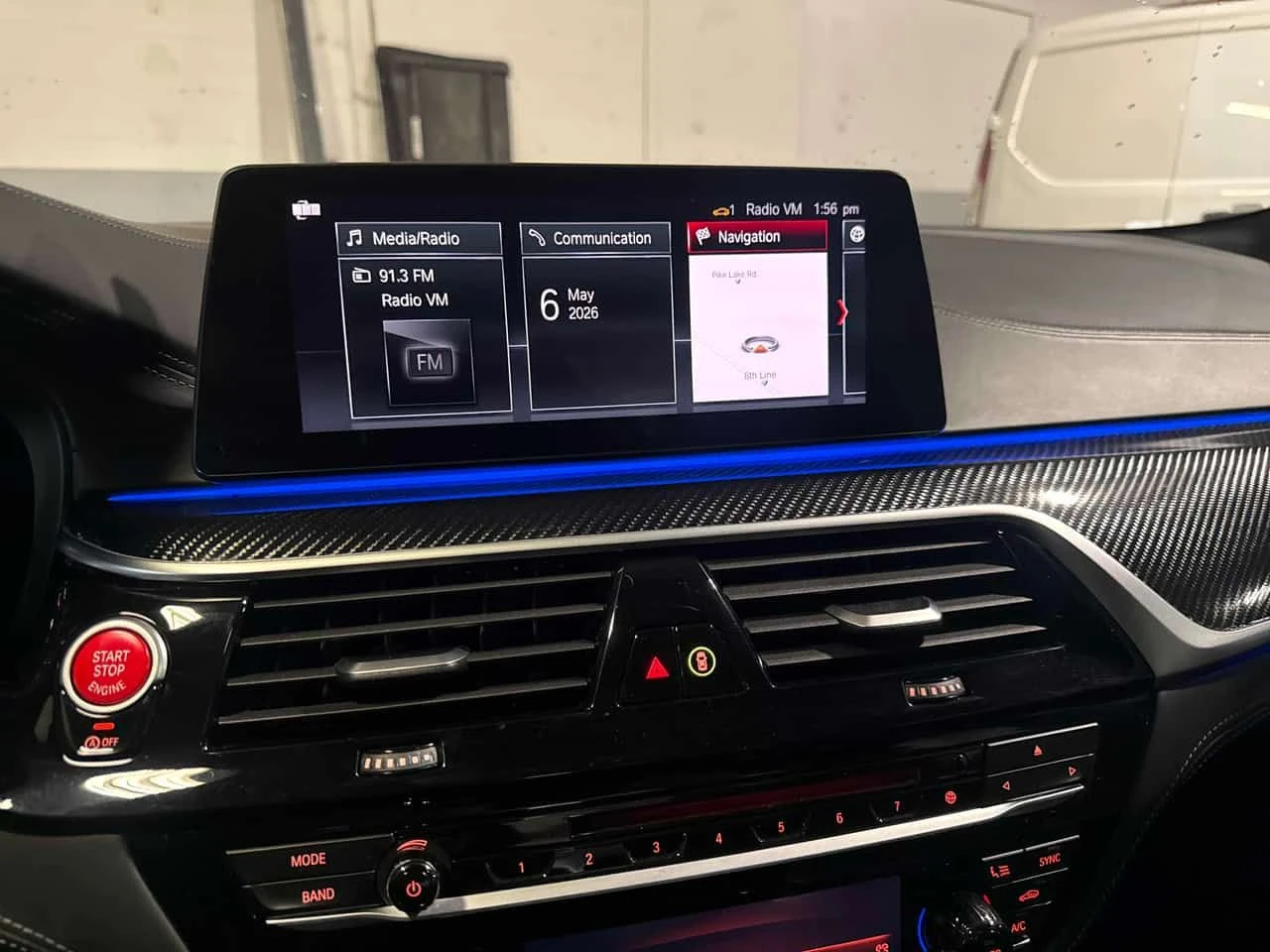 BMW M5 | DISTRONIC| HUD| HAR/KAR| 360| ОБДУХВАНЕ| 2 КЛЮЧА, снимка 12 - Автомобили и джипове - 54446204