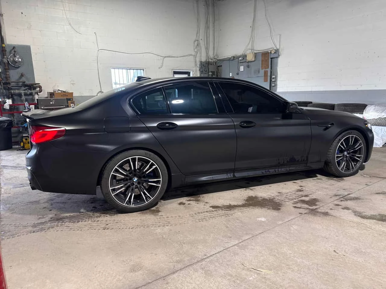 BMW M5 | DISTRONIC| HUD| HAR/KAR| 360| ОБДУХВАНЕ| 2 КЛЮЧА, снимка 5 - Автомобили и джипове - 54446204