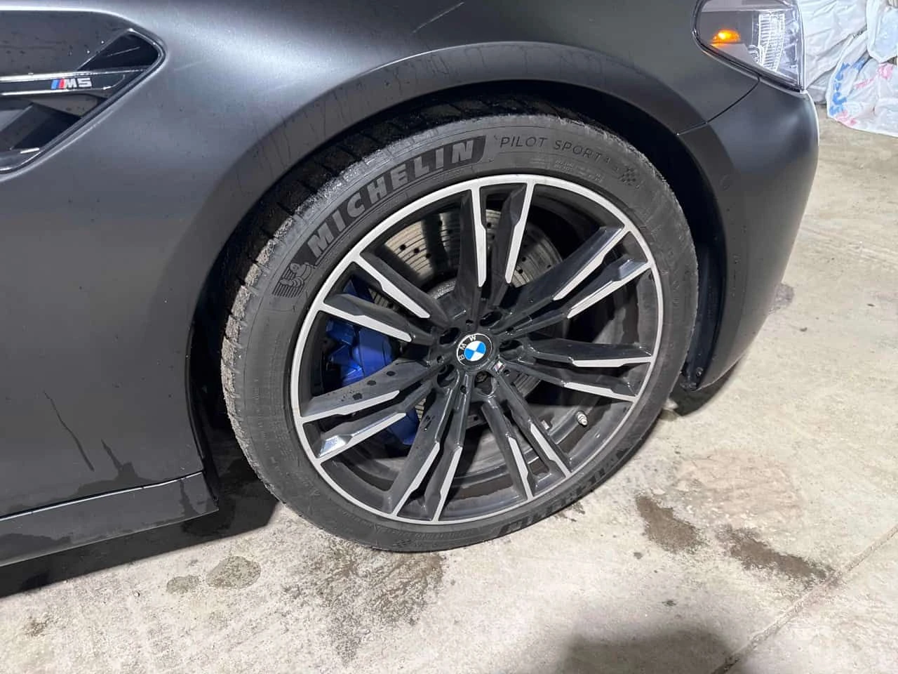 BMW M5 | DISTRONIC| HUD| HAR/KAR| 360| ОБДУХВАНЕ| 2 КЛЮЧА, снимка 6 - Автомобили и джипове - 54446204