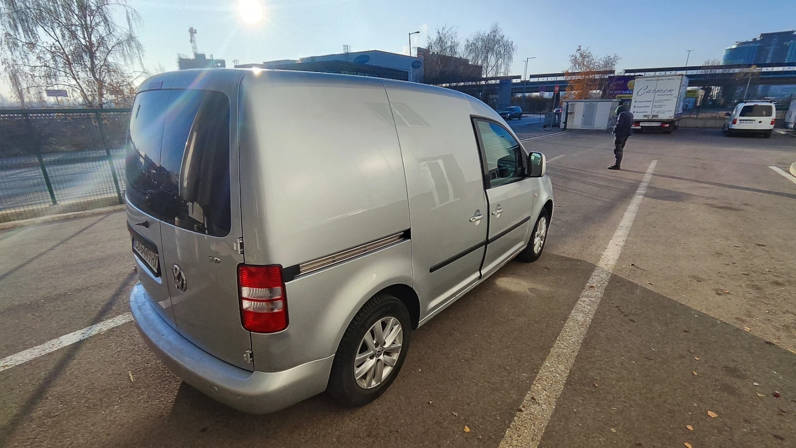 VW Caddy 1.6 TDI 138, снимка 4 - Автомобили и джипове - 54484074