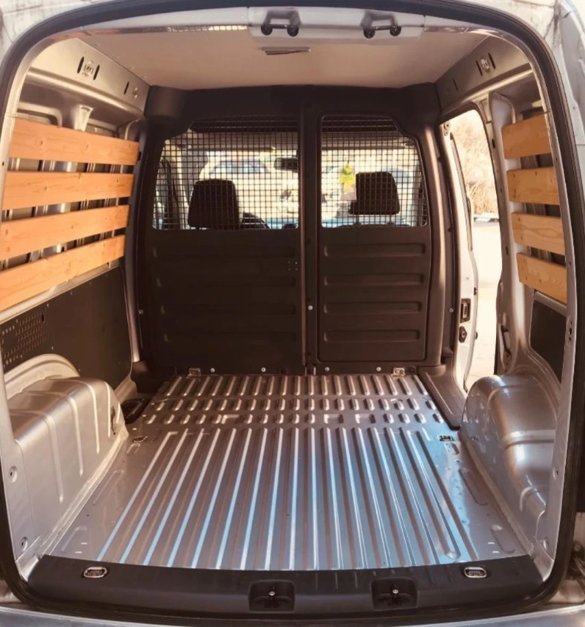 VW Caddy 1.6 TDI 138, снимка 15 - Автомобили и джипове - 54484074