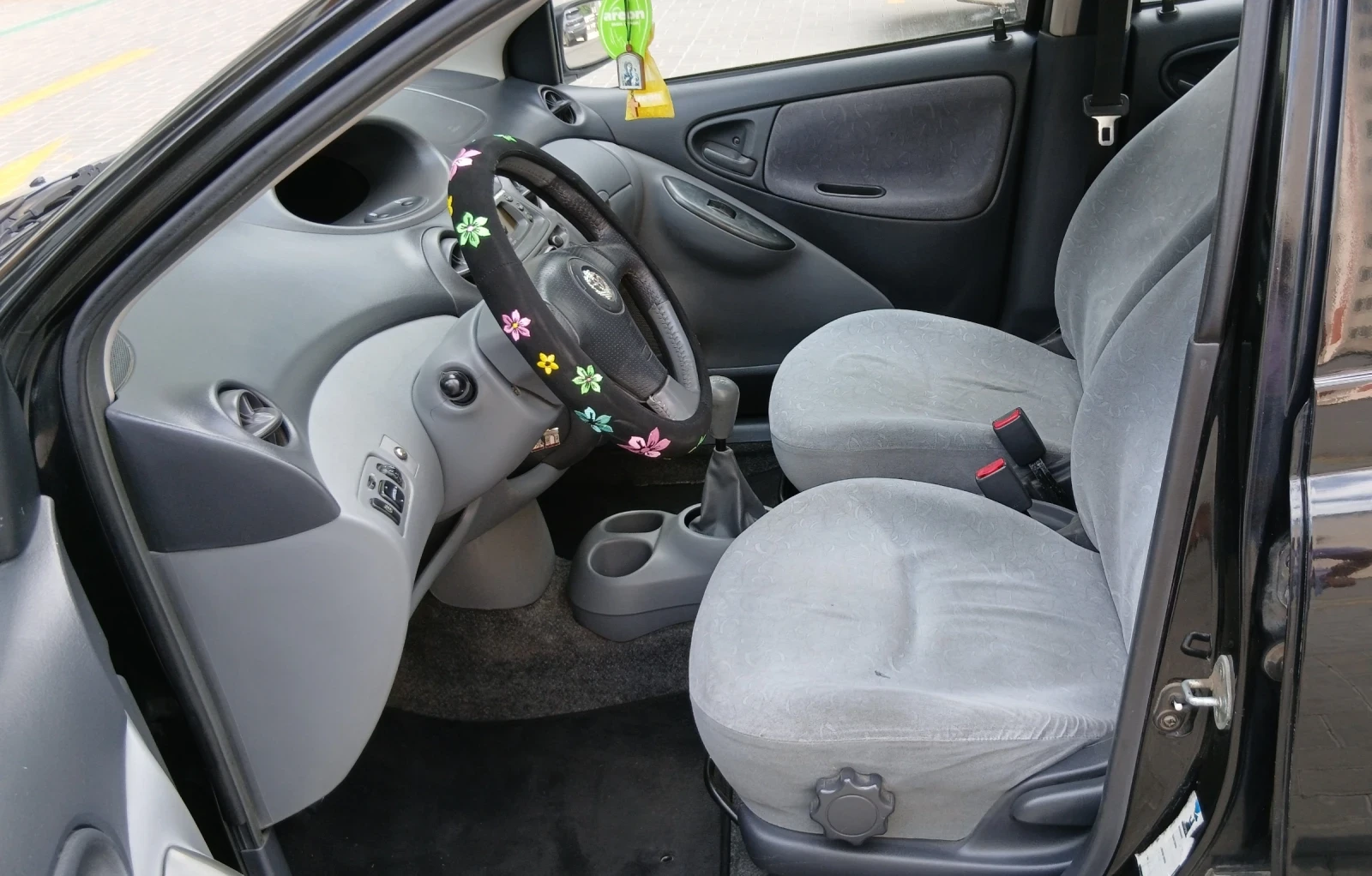 Toyota Yaris 1.3VVT-I Верига, снимка 7 - Автомобили и джипове - 54746860