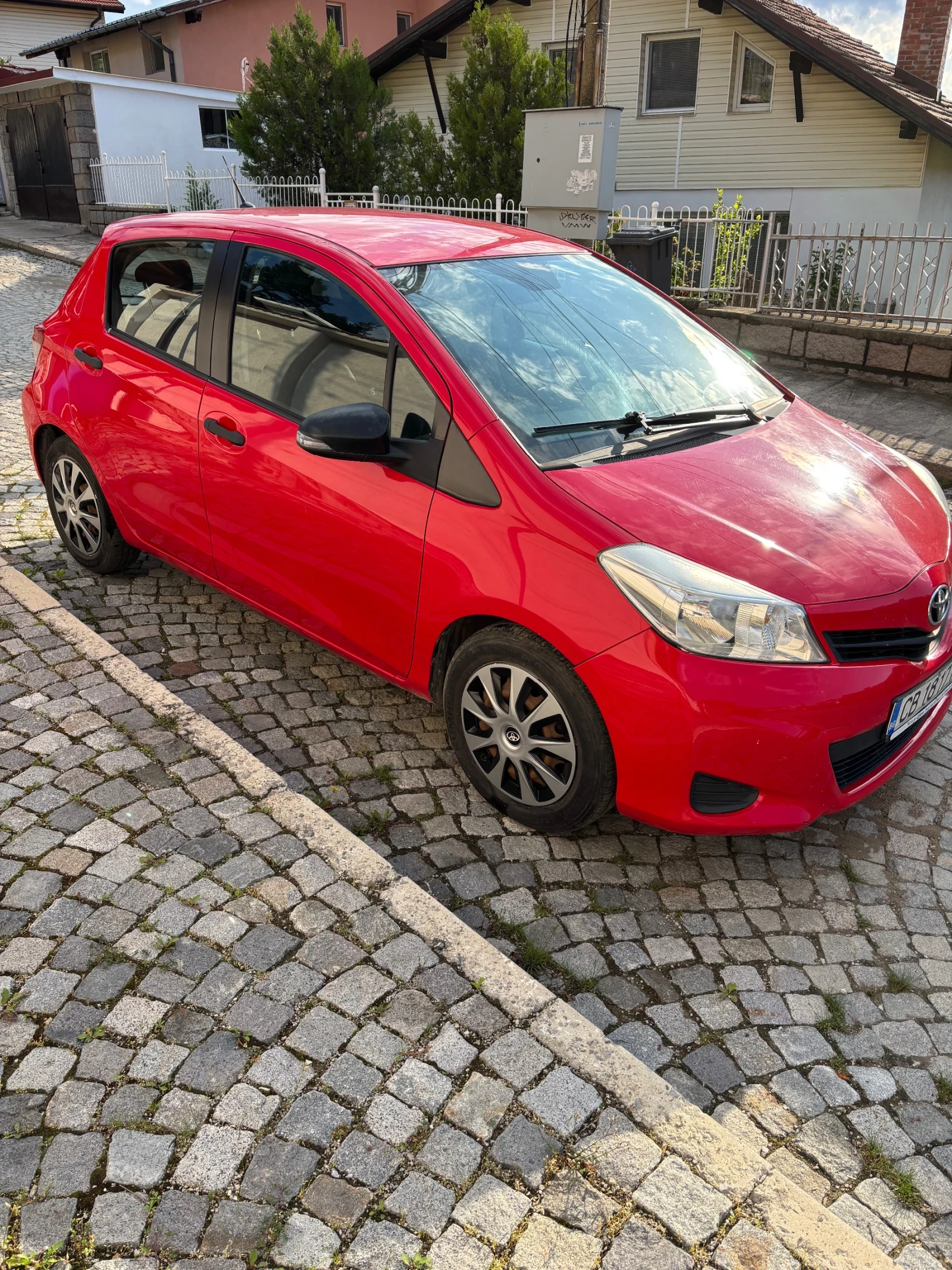 Toyota Yaris 1.3, снимка 3 - Автомобили и джипове - 54754553