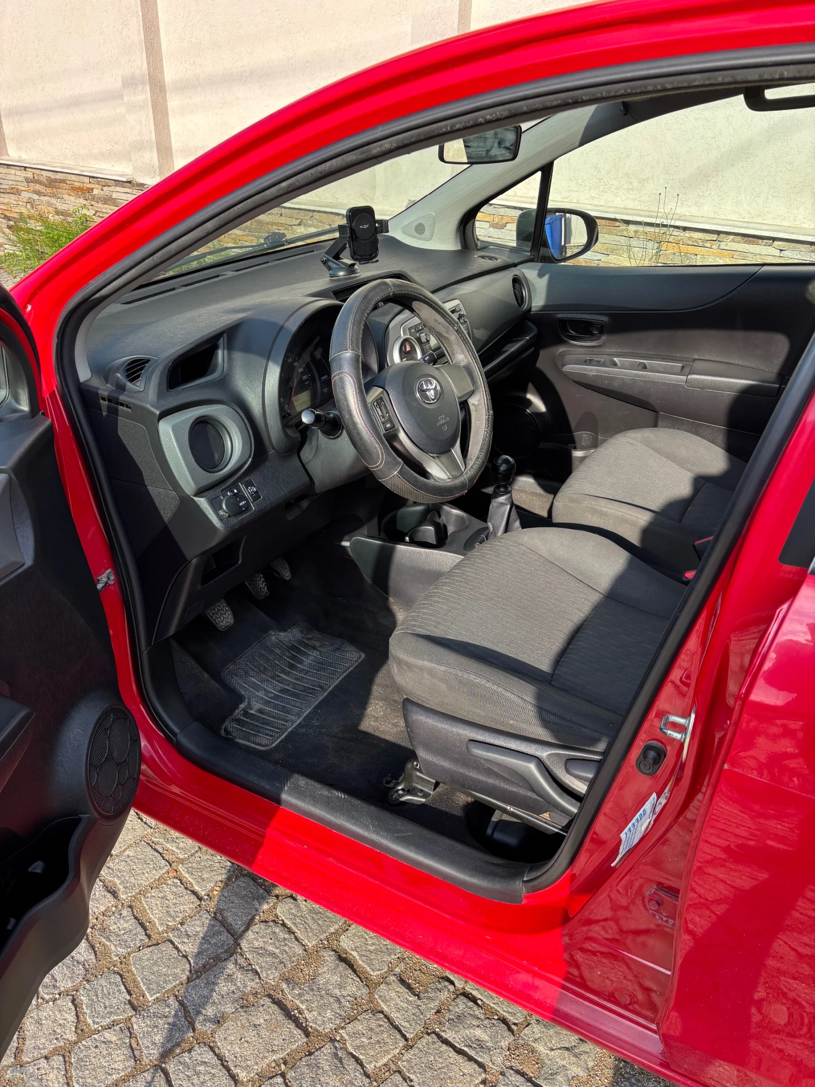 Toyota Yaris 1.3, снимка 5 - Автомобили и джипове - 54754553