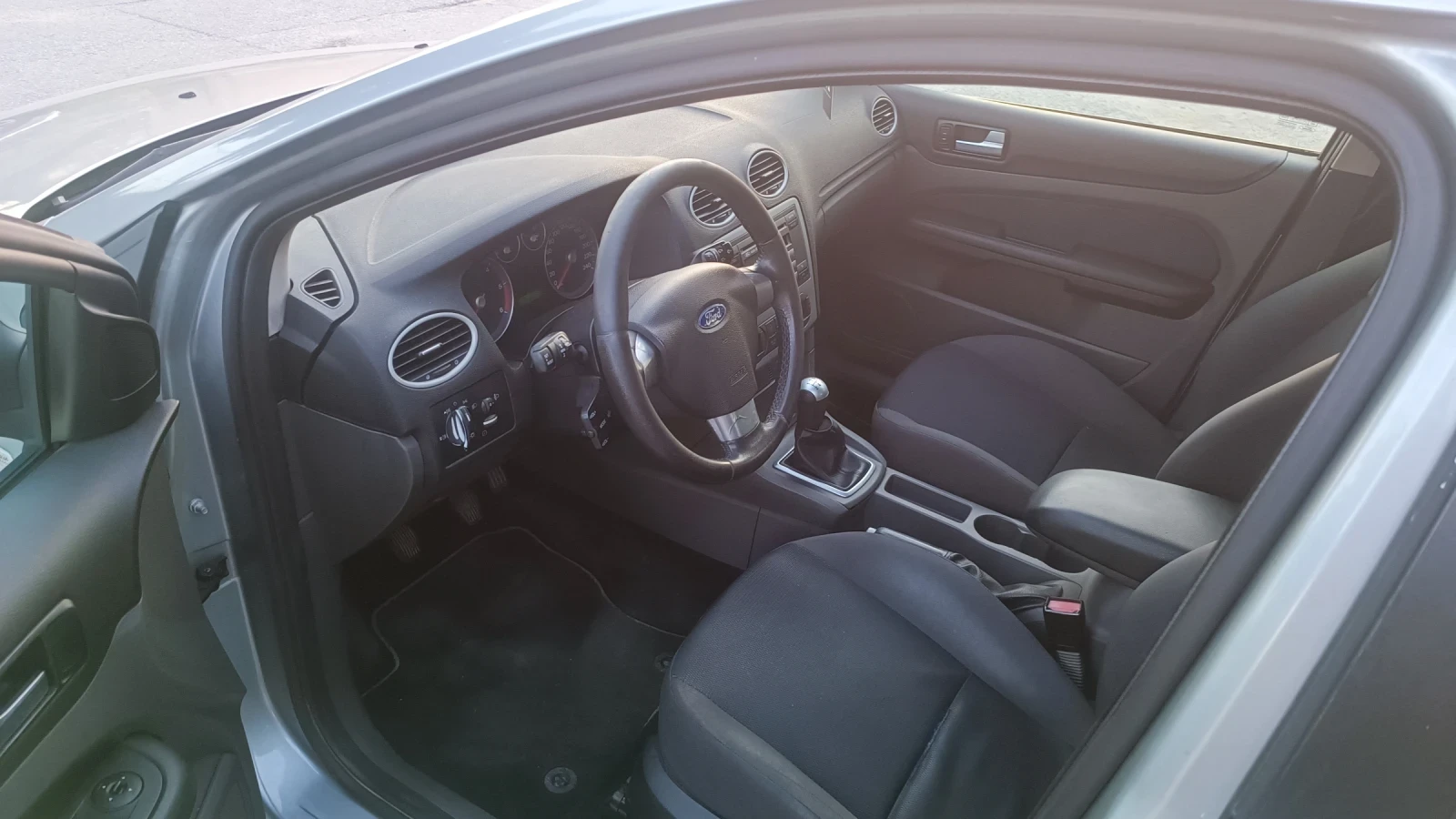Ford Focus 1.6TDCI, снимка 8 - Автомобили и джипове - 54803051