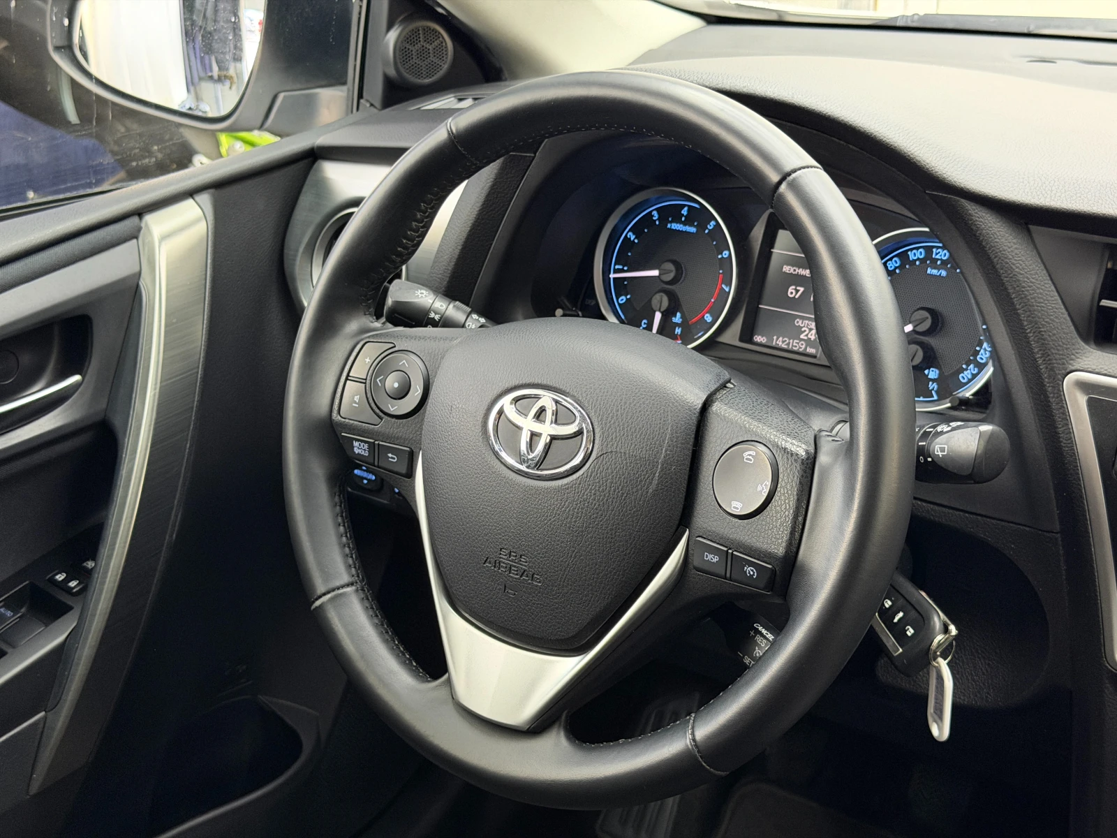 Toyota Auris 1.6i* СЕРВИЗНА КНИЖКА С ПЪЛНА ИСТОРИЯ В TOYOTA, снимка 9 - Автомобили и джипове - 55556228