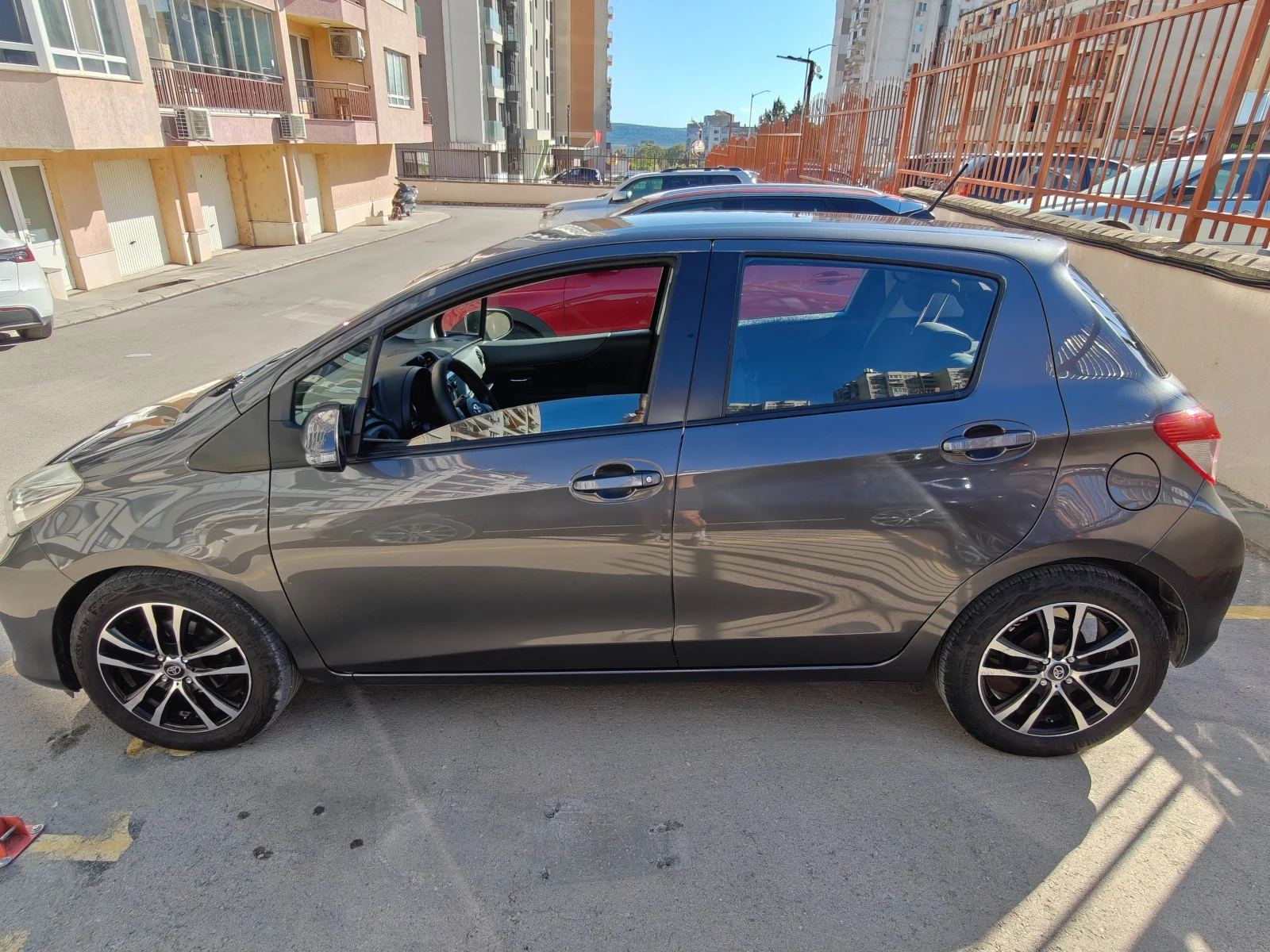 Toyota Yaris NAVI, снимка 4 - Автомобили и джипове - 56239545