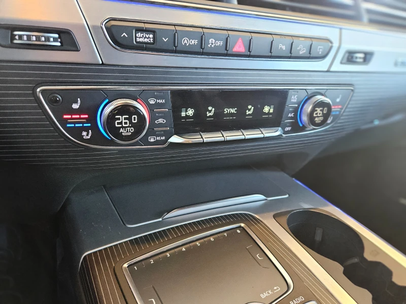 Audi Q7 B&O 3D, 360, DIST, TECHNIK, EXCLUSIVE, снимка 15 - Автомобили и джипове - 52394602
