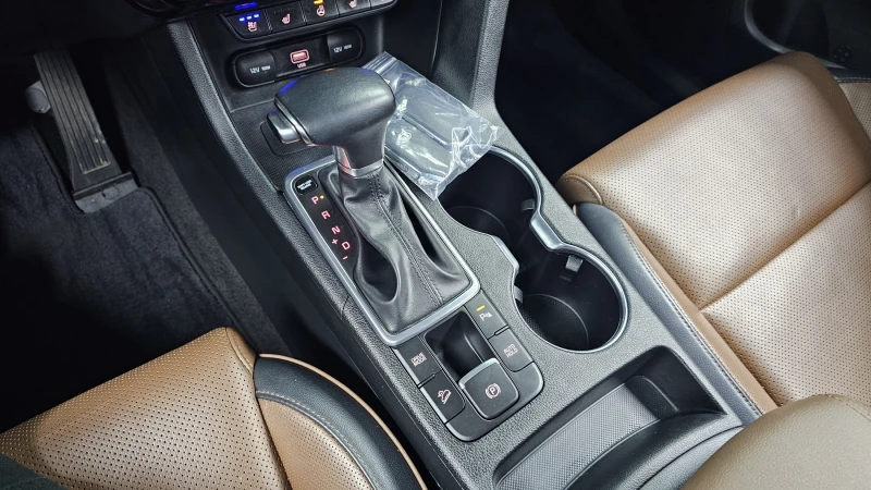 Kia Sportage 2.0 2WD SIGNATURE, снимка 9 - Автомобили и джипове - 52463656