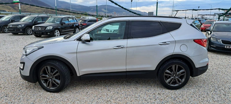 Hyundai Santa fe 2.2 CRDI 4x4 Avtomat 6+ 1 Места Premium, снимка 4 - Автомобили и джипове - 52596307
