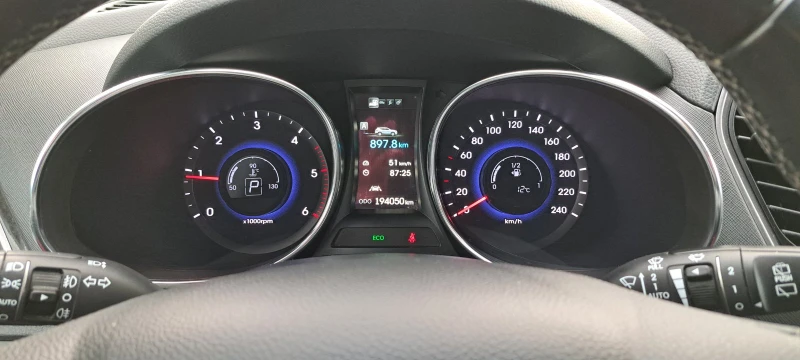 Hyundai Santa fe 2.2 CRDI 4x4 Avtomat 6+ 1 Места Premium, снимка 12 - Автомобили и джипове - 52596307