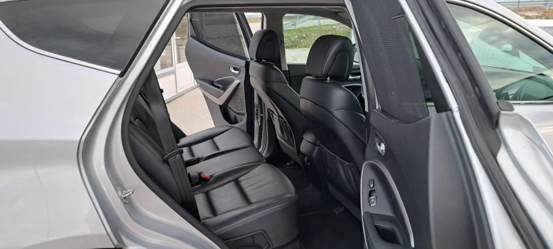 Hyundai Santa fe 2.2 CRDI 4x4 Avtomat 6+ 1 Места Premium, снимка 16 - Автомобили и джипове - 52596307