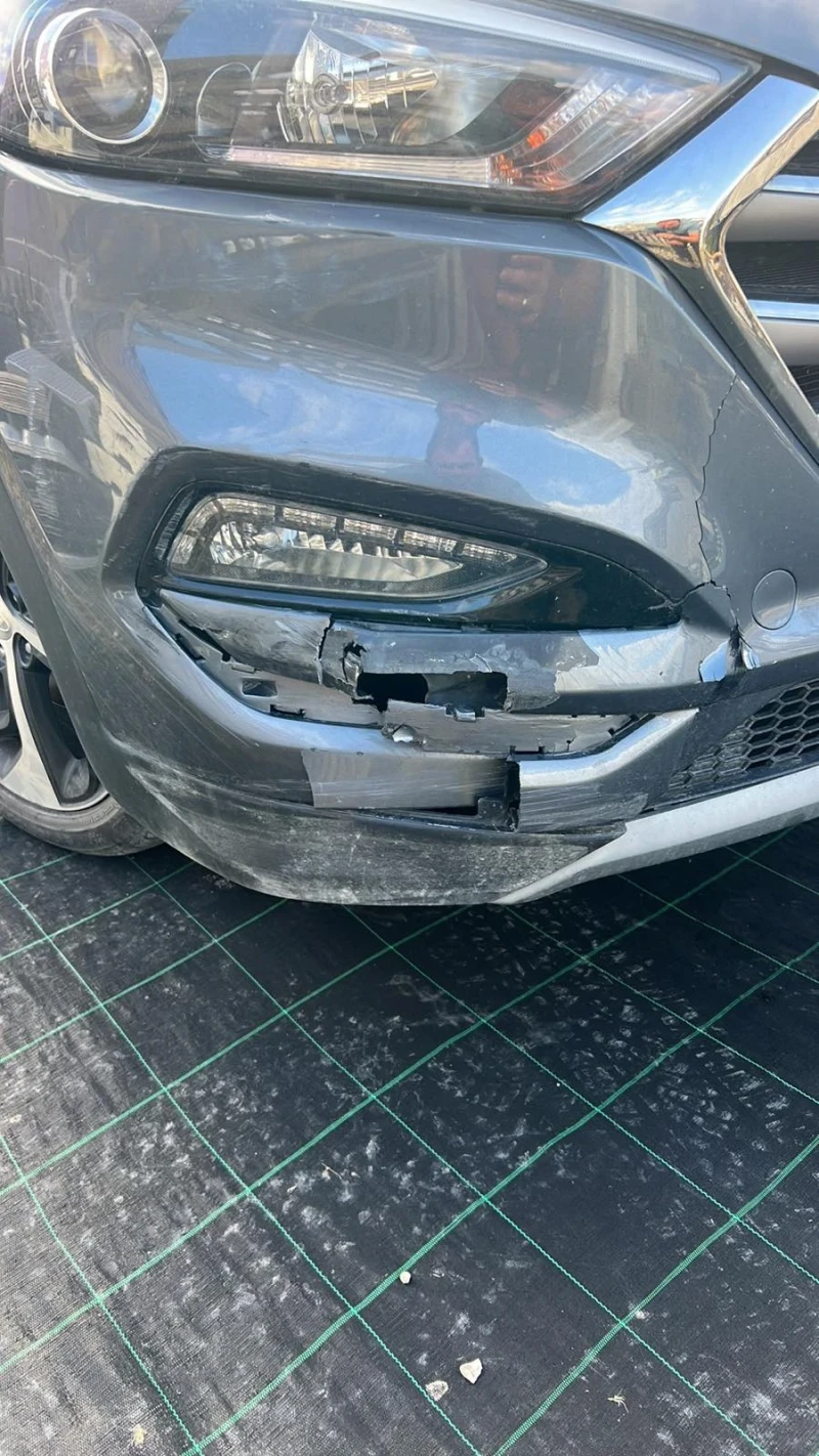 Hyundai Tucson 1.6, снимка 8 - Автомобили и джипове - 53207519