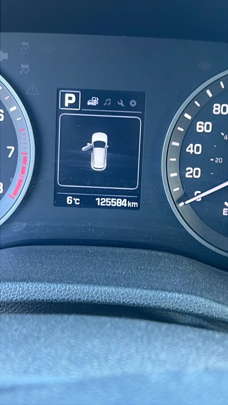 Hyundai Tucson 1.6, снимка 4 - Автомобили и джипове - 53207519