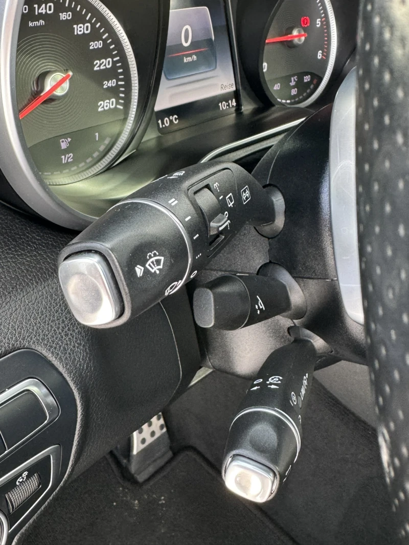 Mercedes-Benz GLC 250 4Matic AMG Line, снимка 11 - Автомобили и джипове - 53240947