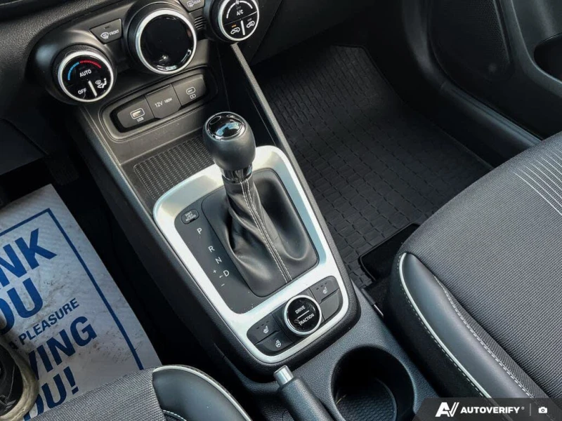 Hyundai Venue Ultimate* АвтоКредит* (ЦЕНА ДО БГ), снимка 9 - Автомобили и джипове - 53263036