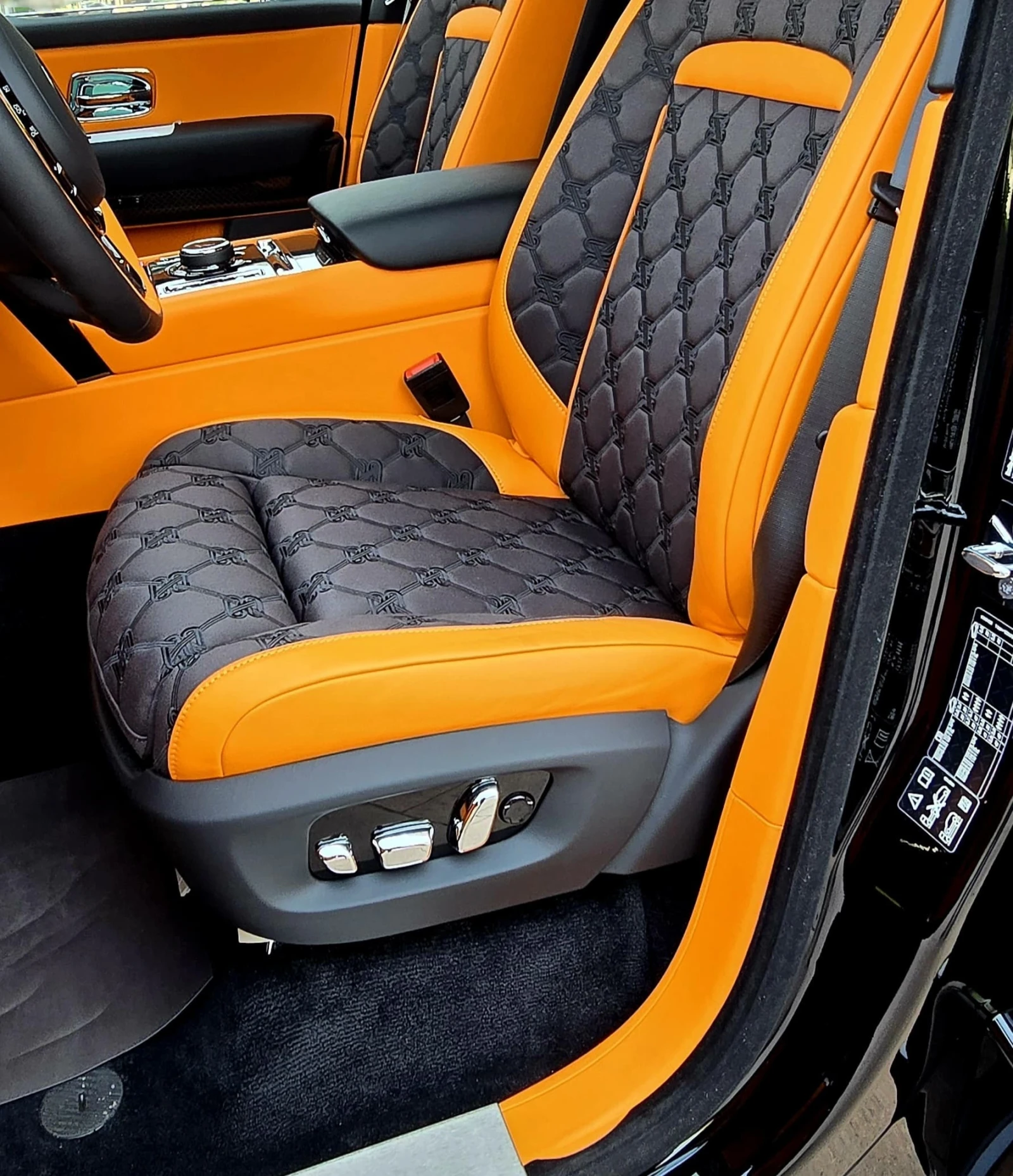 Rolls-Royce Cullinan Black Badge  - изображение 6