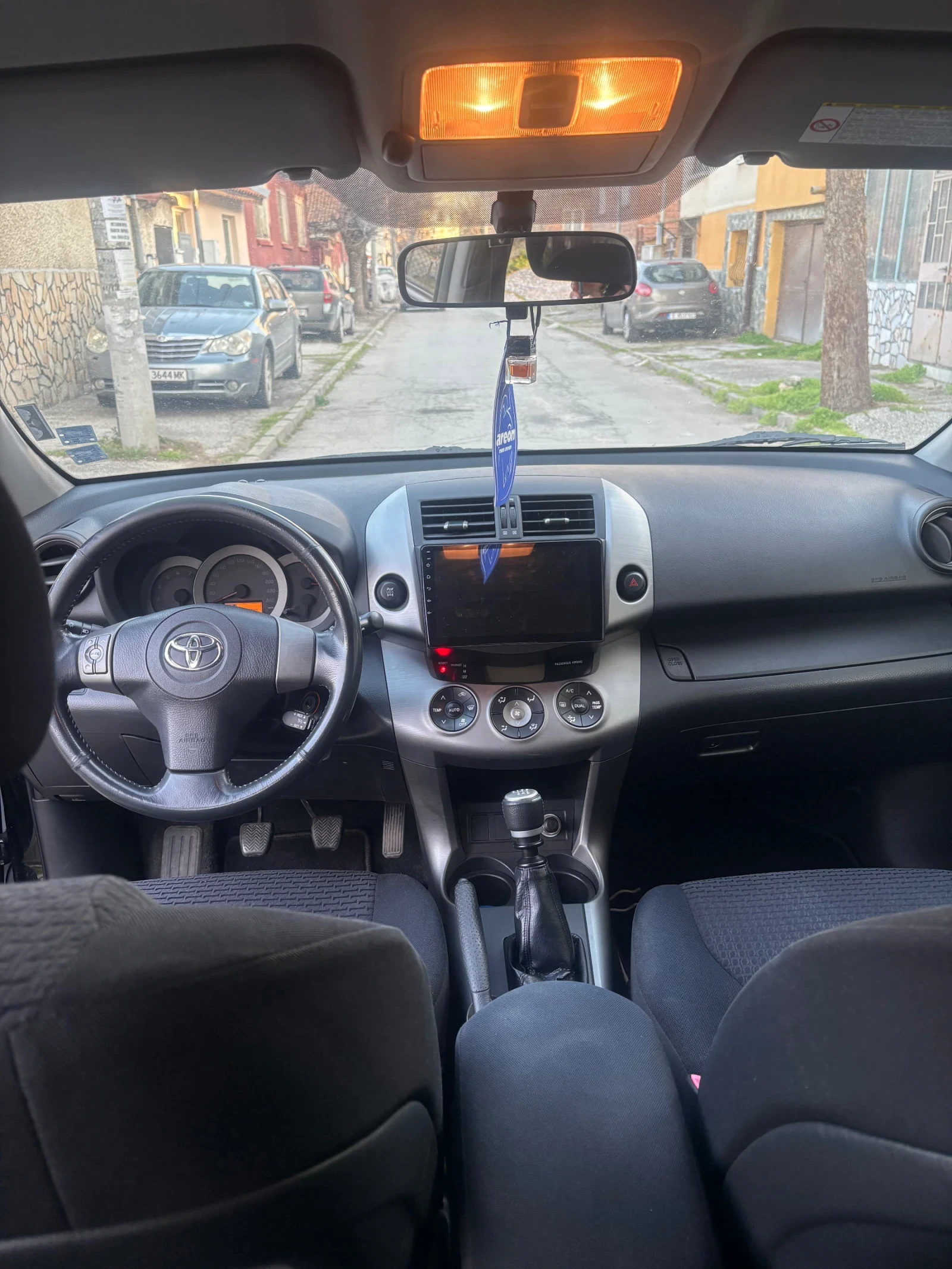 Toyota Rav4 2.2, снимка 9 - Автомобили и джипове - 53757327