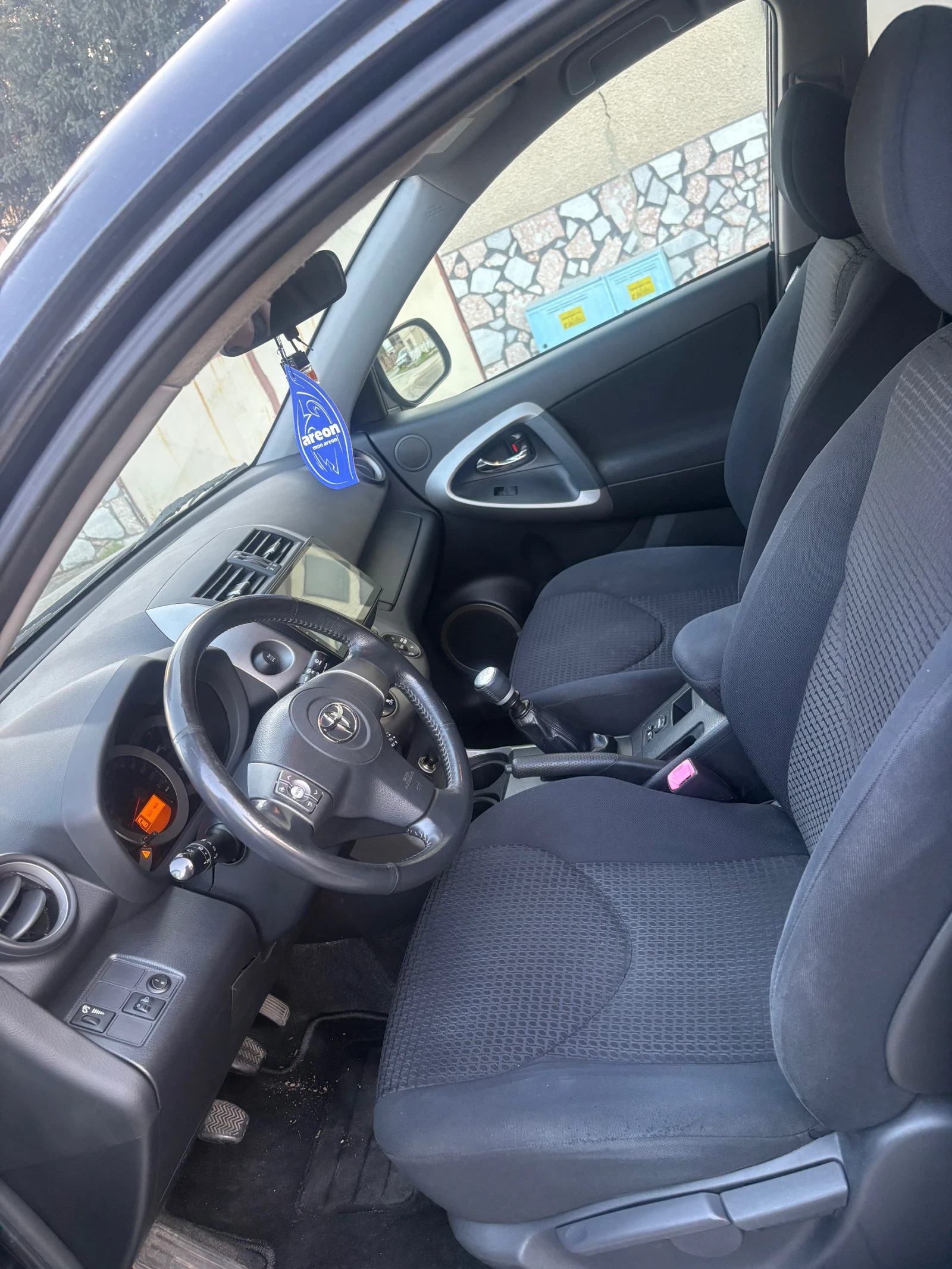 Toyota Rav4 2.2, снимка 10 - Автомобили и джипове - 53757327
