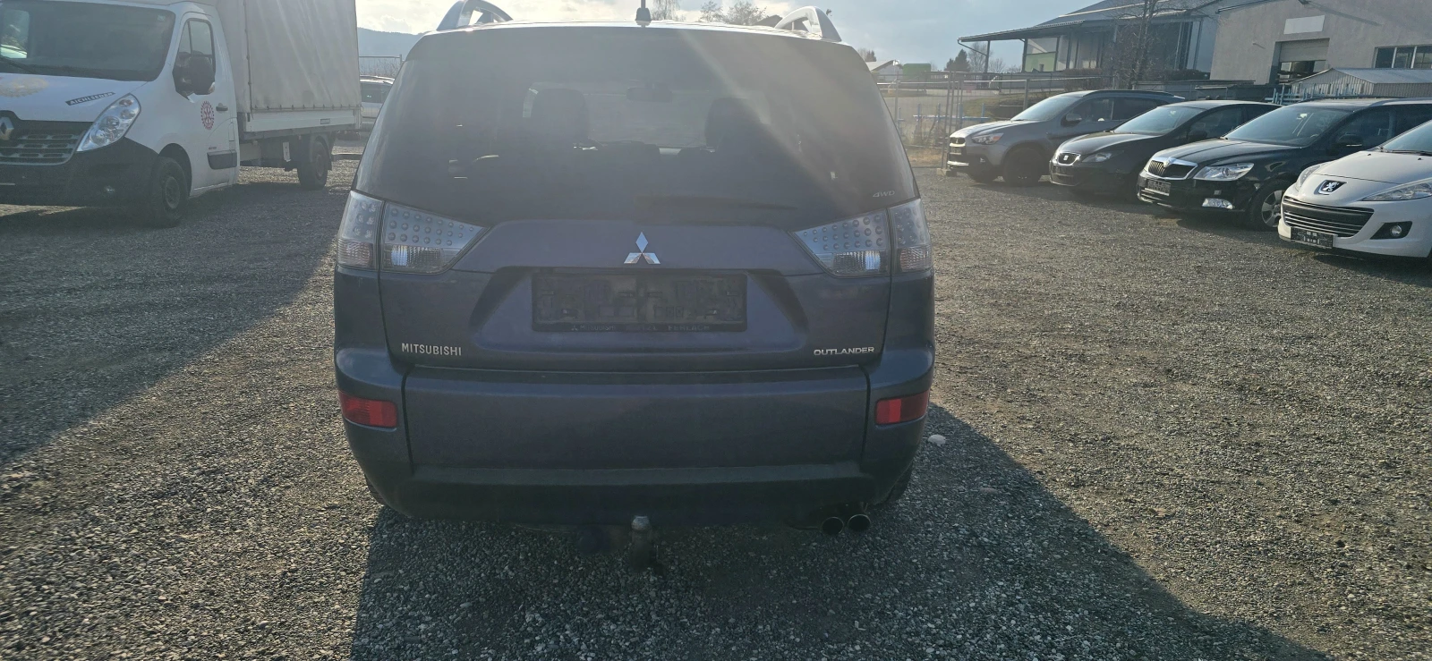 Mitsubishi Outlander 2.0D 140кс 7места, снимка 5 - Автомобили и джипове - 54094415