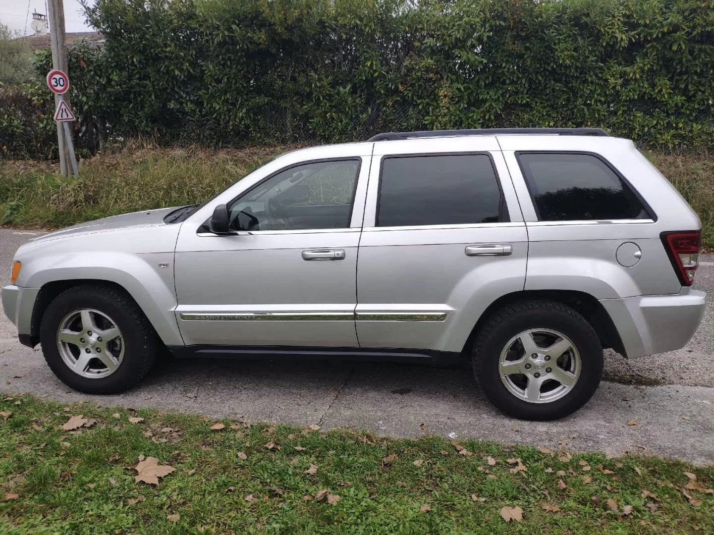 Jeep Grand cherokee, снимка 3 - Автомобили и джипове - 54287404