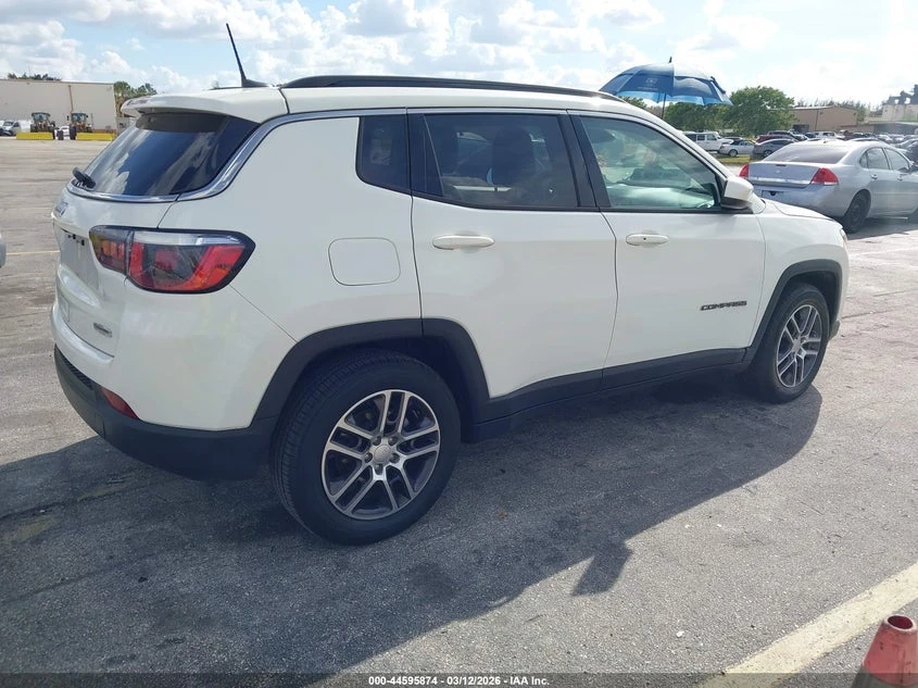 Jeep Compass 2.4l Sun And Wheel Fwd, снимка 4 - Автомобили и джипове - 54309426