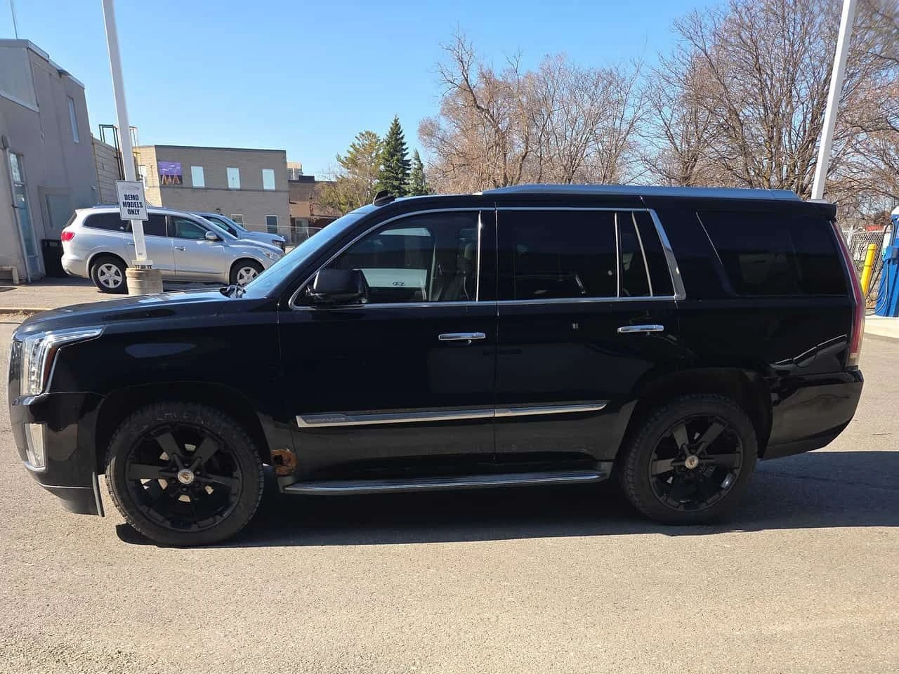 Cadillac Escalade * Luxury * PANO* KEYLESS* ПОДГРЕВ* , снимка 2 - Автомобили и джипове - 54320894