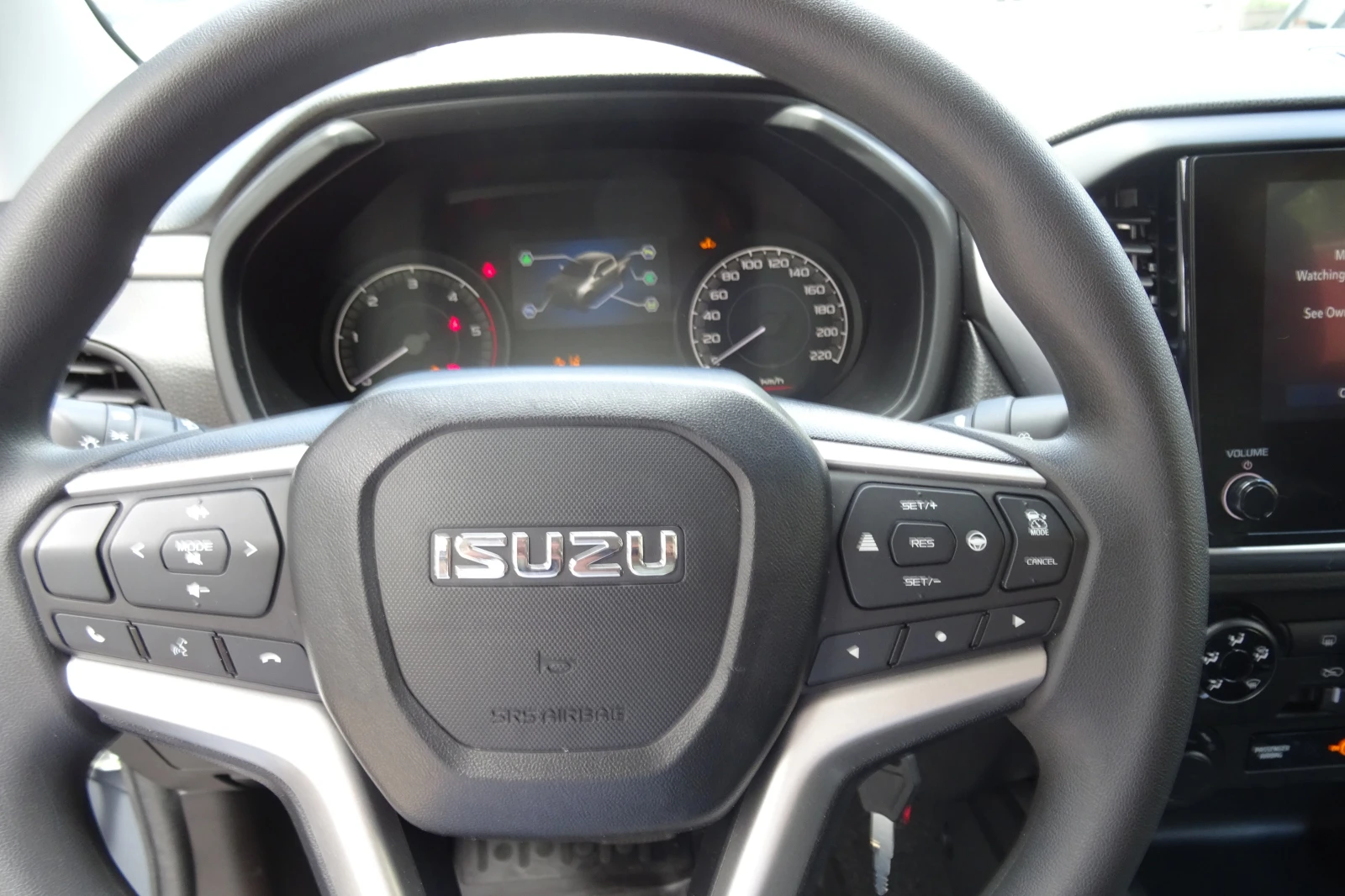 Isuzu D-max, снимка 9 - Автомобили и джипове - 54581138