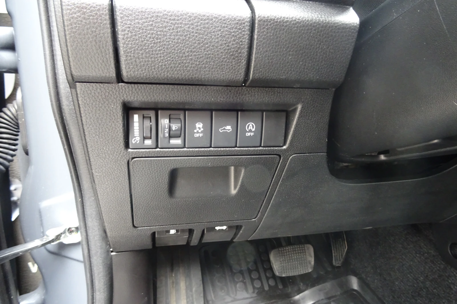 Isuzu D-max, снимка 11 - Автомобили и джипове - 54581138
