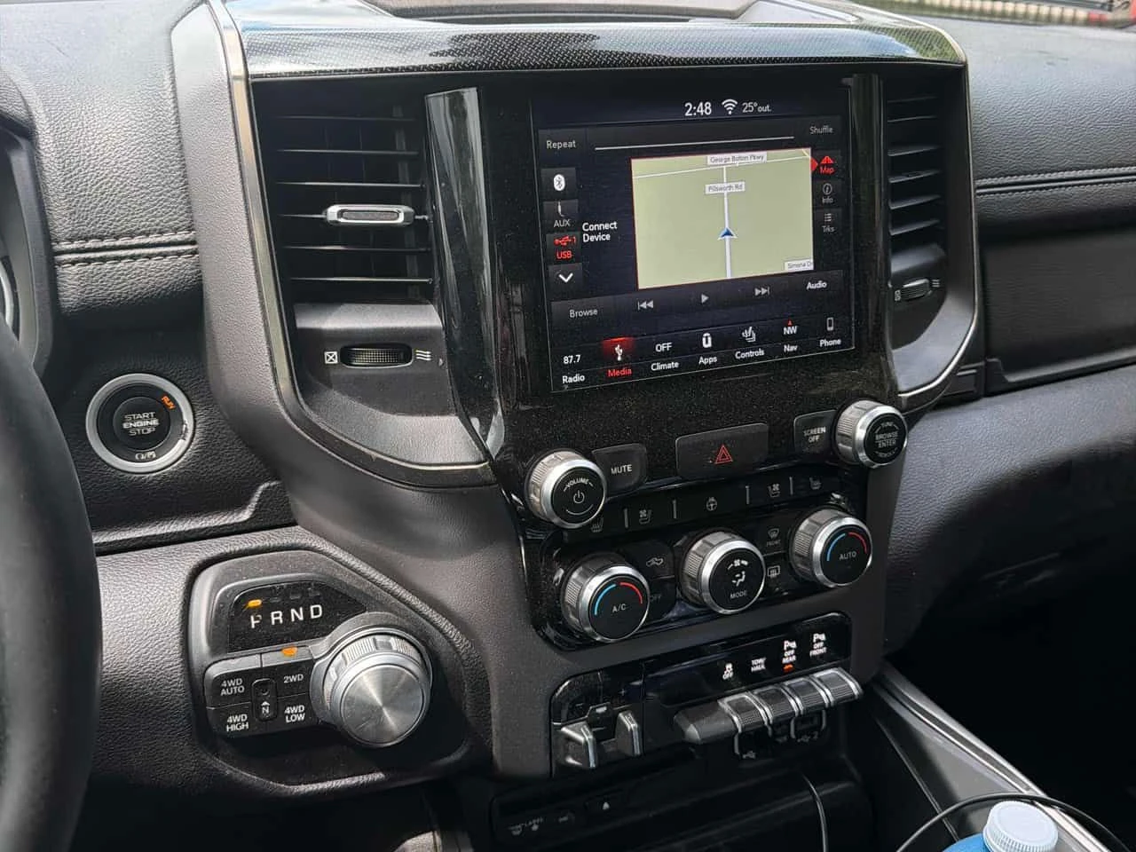Dodge RAM 1500 * Sport * CARFAX * БЕЗ ПЪРВОНАЧАЛНА ВНОСКА, снимка 9 - Автомобили и джипове - 54942425